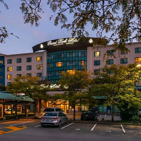 Grand Park Hotel Vancouver Airport, Ascend Hotel Collection Richmond Exterior photo