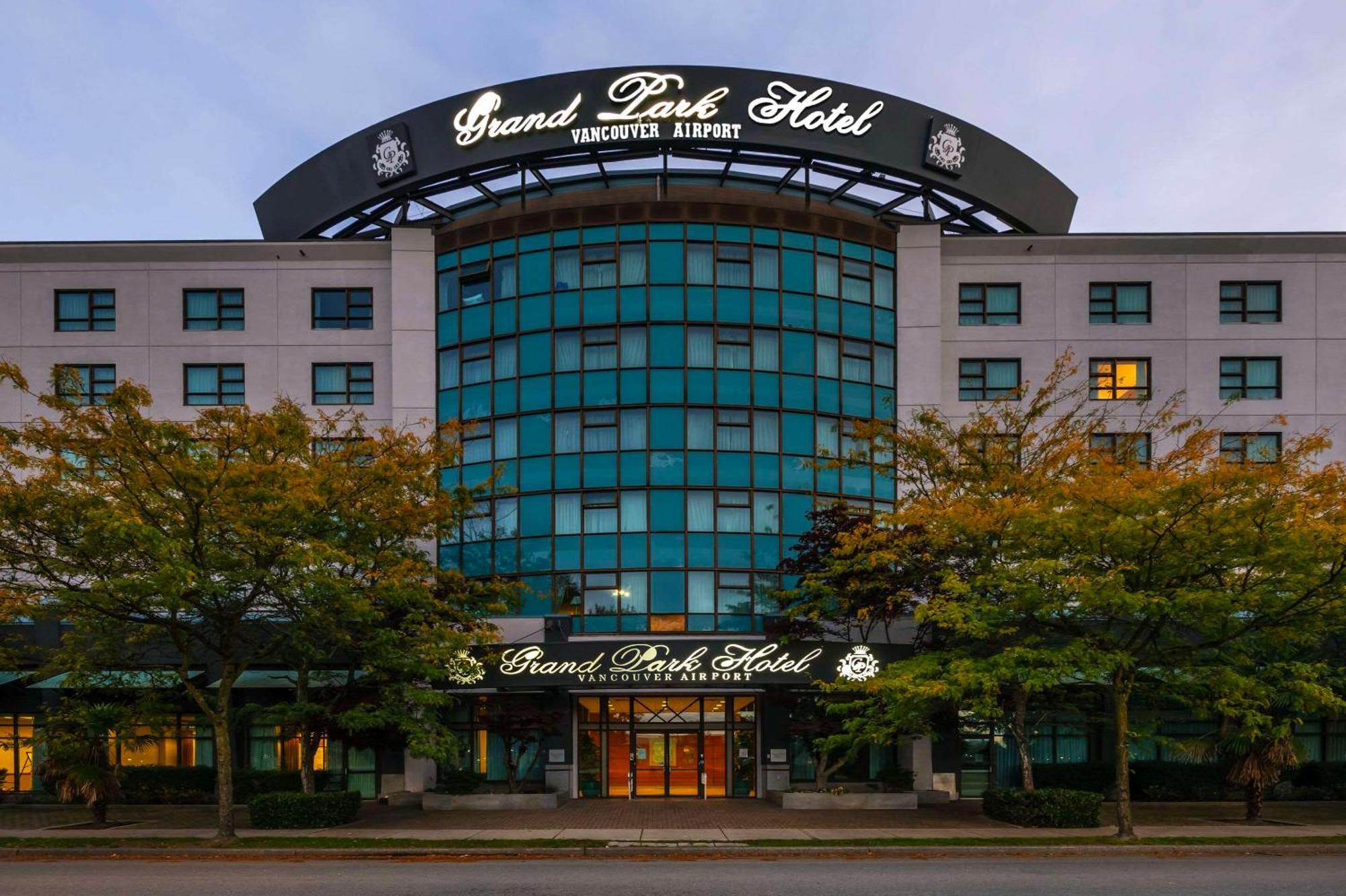 Grand Park Hotel Vancouver Airport, Ascend Hotel Collection Richmond Exterior photo