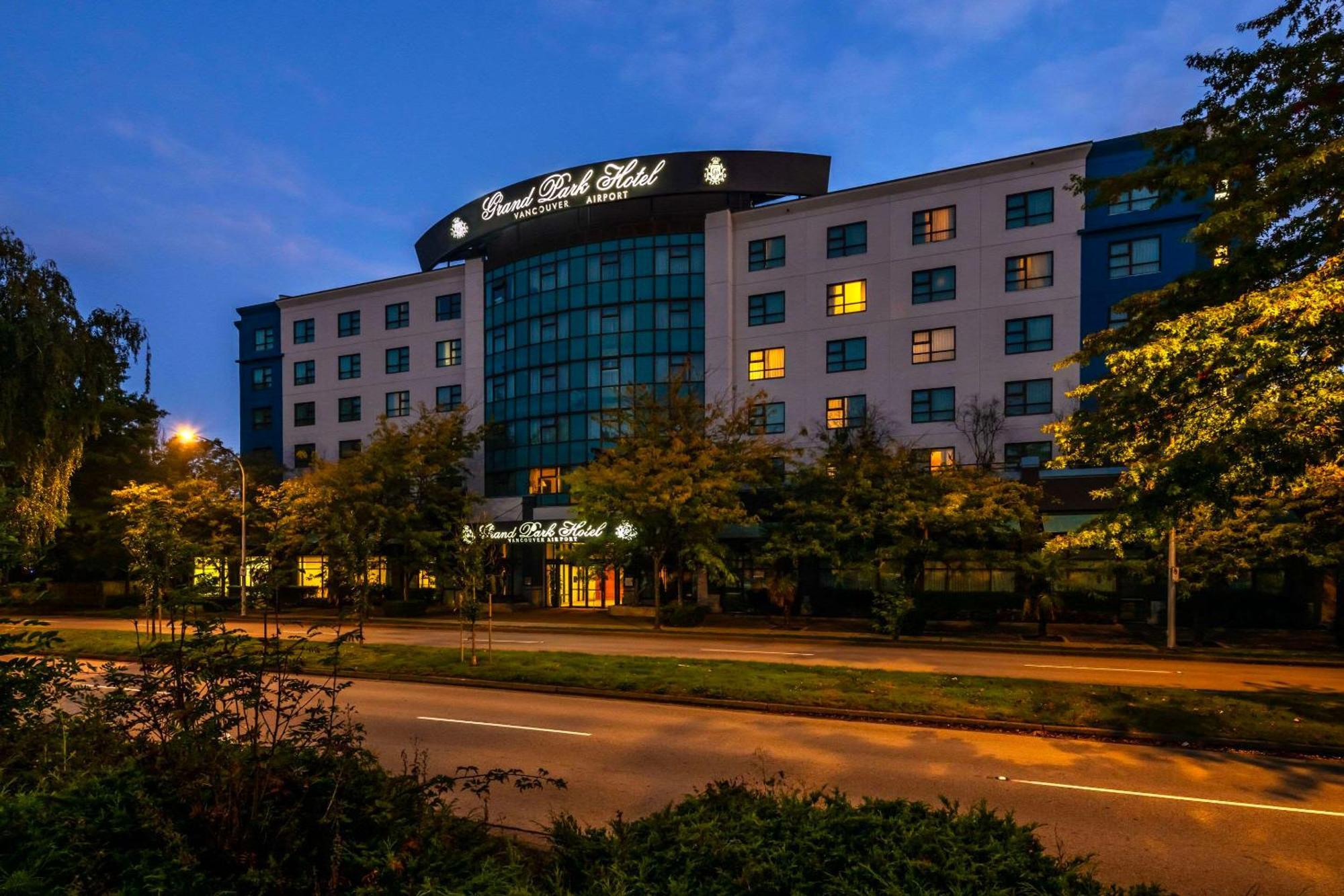 Grand Park Hotel Vancouver Airport, Ascend Hotel Collection Richmond Exterior photo