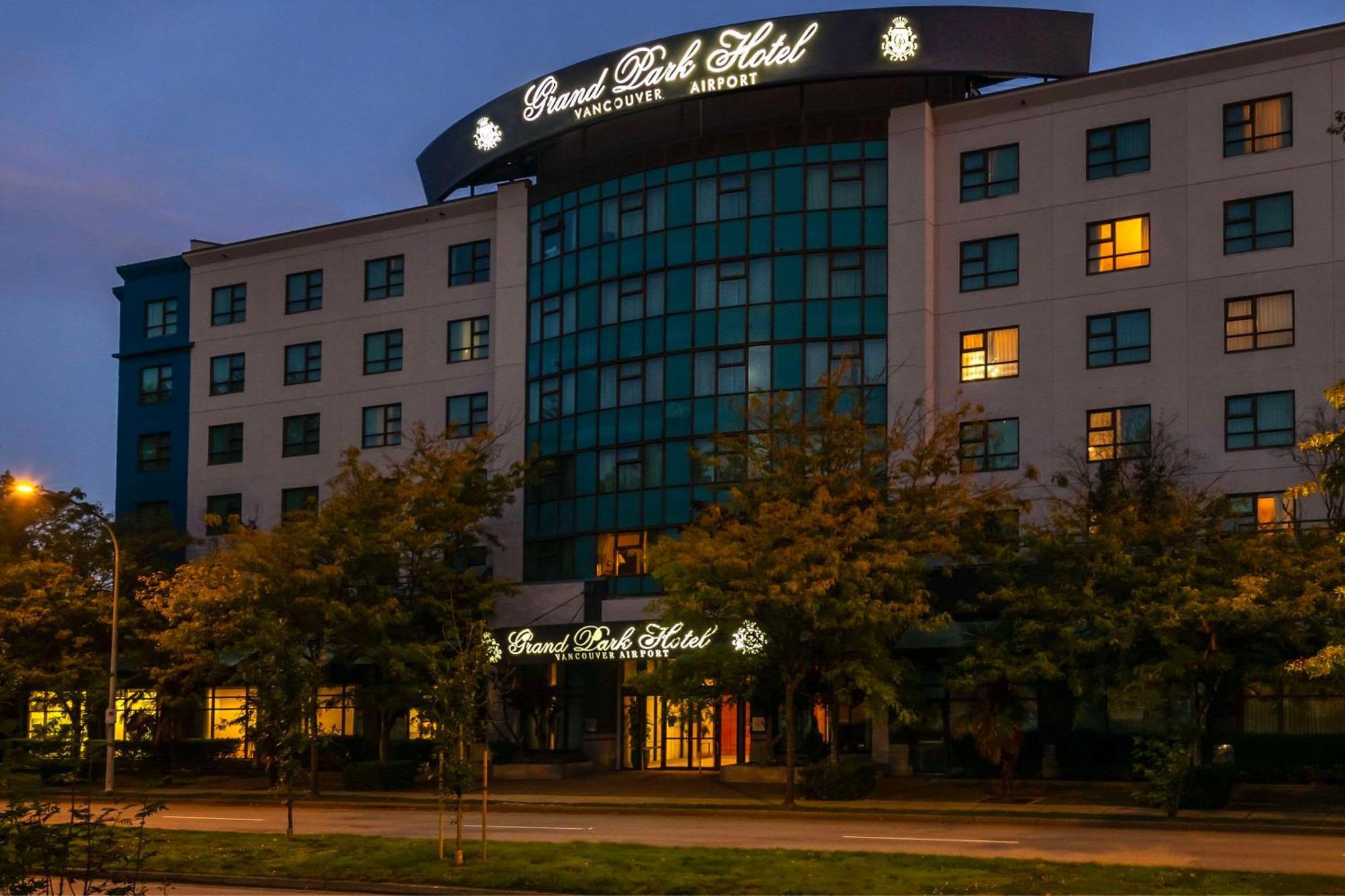 Grand Park Hotel Vancouver Airport, Ascend Hotel Collection Richmond Exterior photo